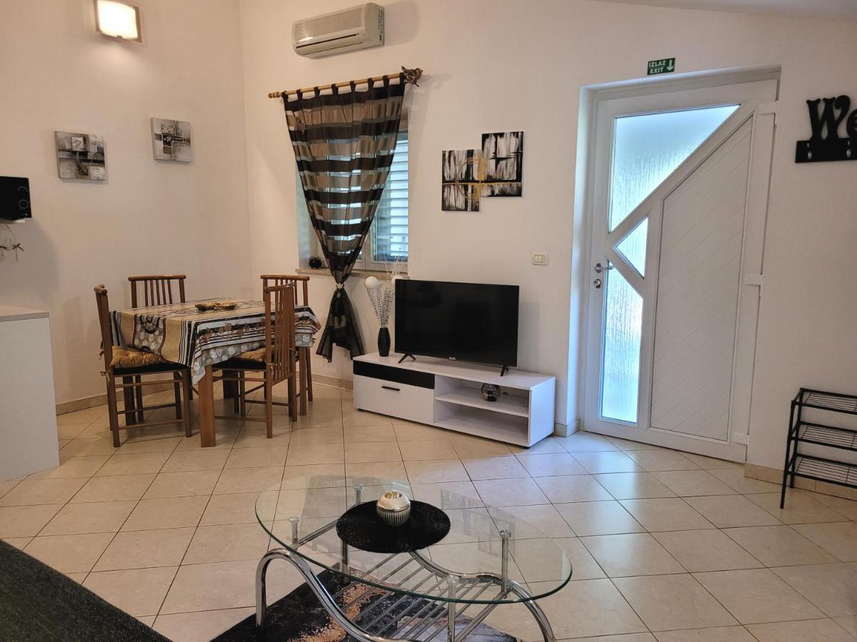 Apartman Dora Póla Kültér fotó