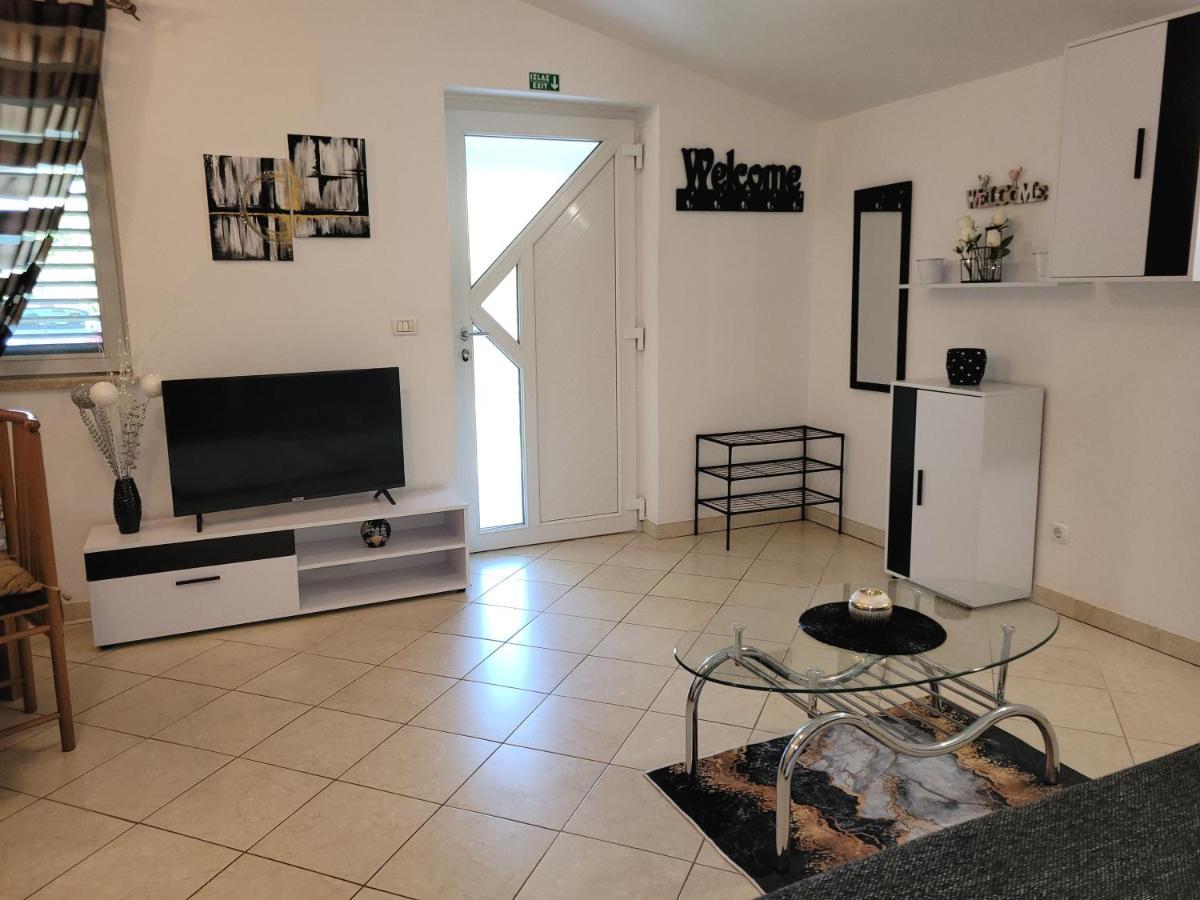 Apartman Dora Póla Kültér fotó