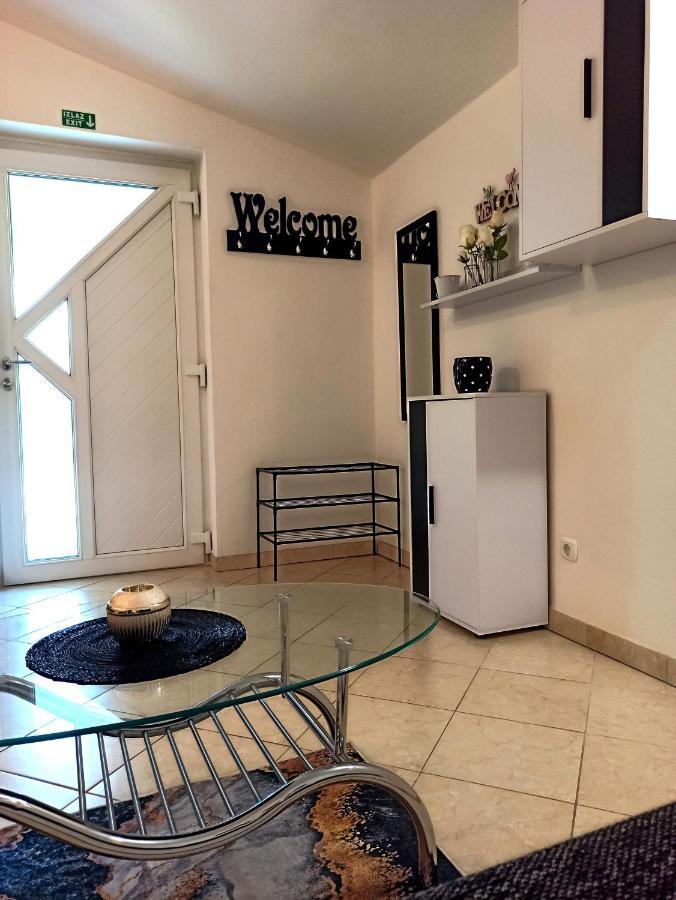 Apartman Dora Póla Kültér fotó