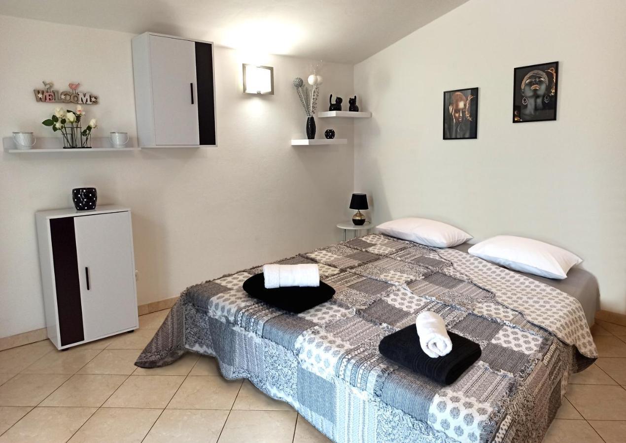 Apartman Dora Póla Kültér fotó
